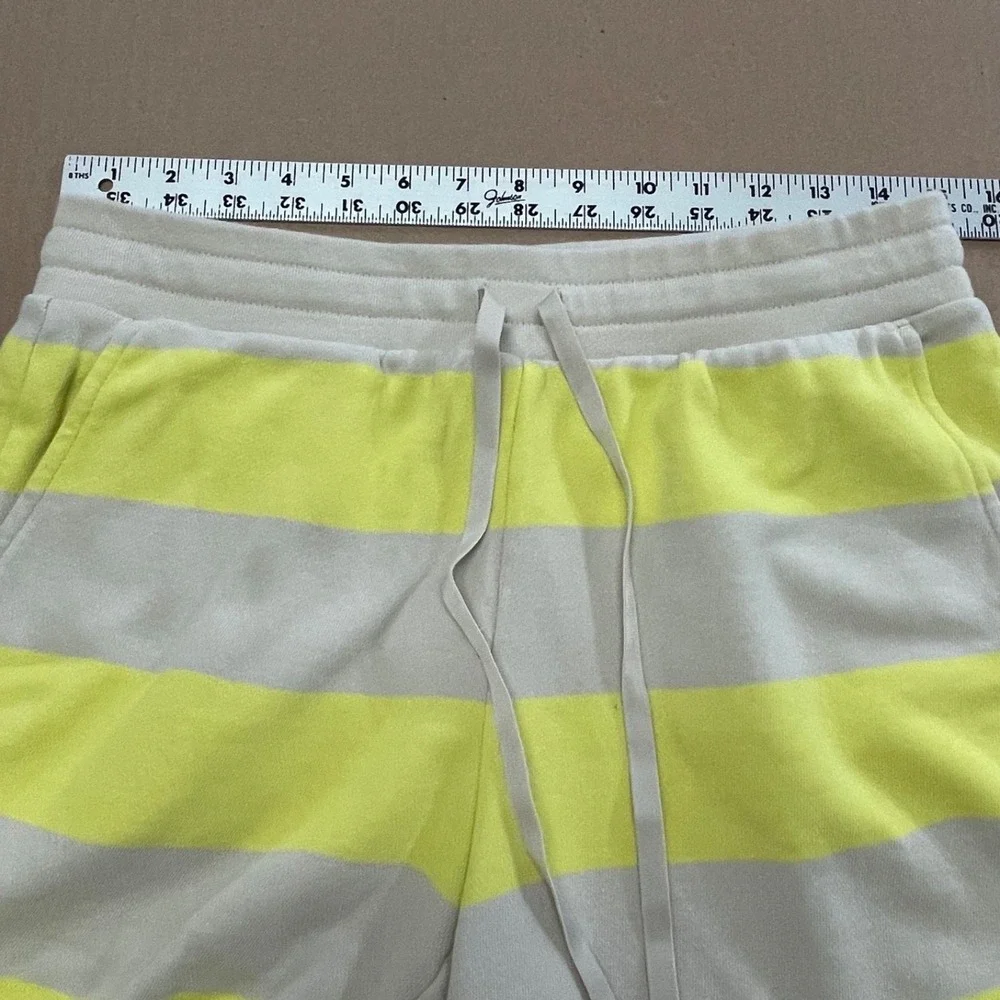 T by Talbots Petite Size SP Striped Yellow/Tan Tie Waist Shorts W Pockets‎